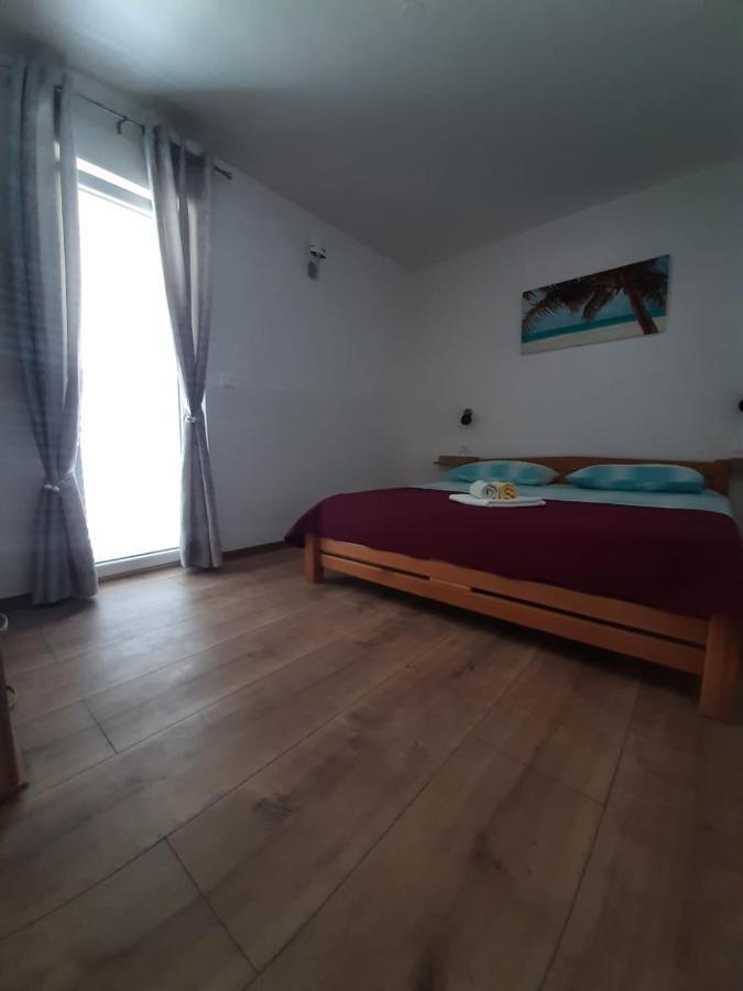 Apartments Mate Бол Екстер'єр фото