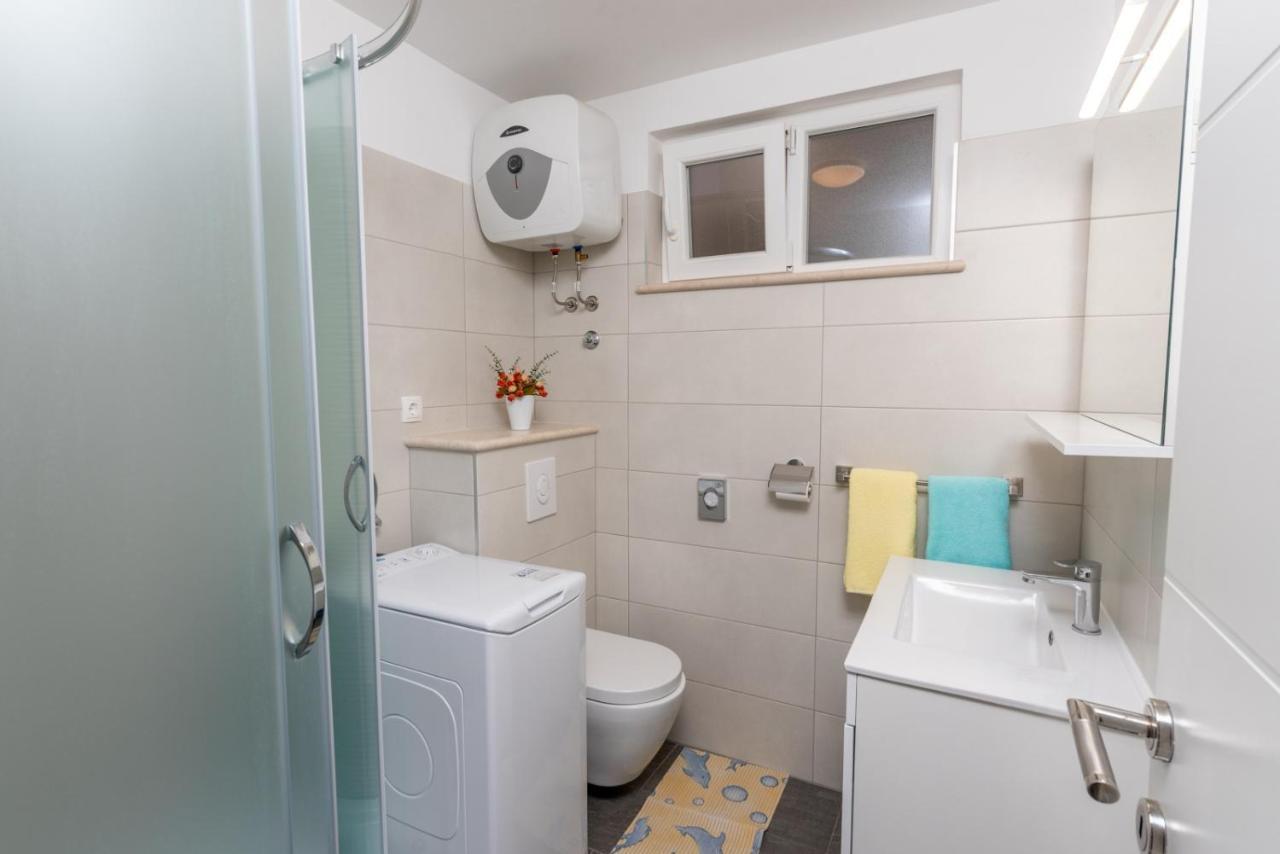 Apartments Mate Бол Екстер'єр фото